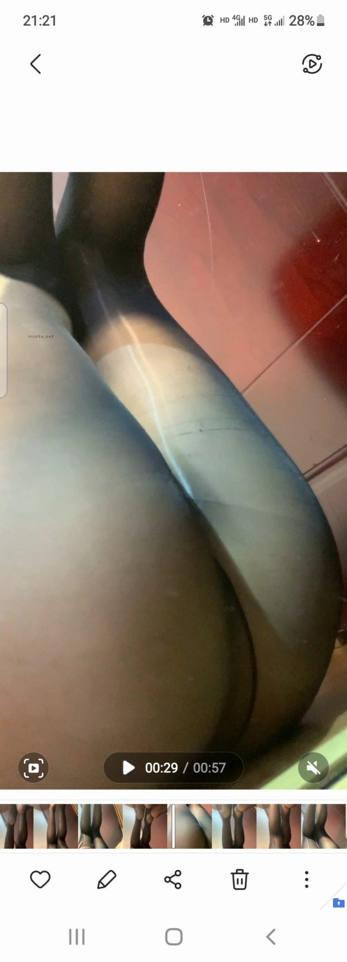 陈佩奇 – 灰外套极光黑丝【33P】